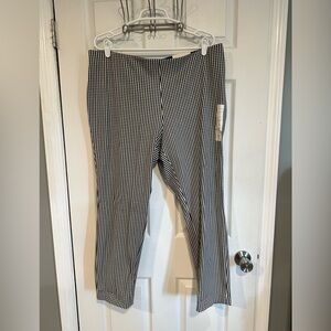 NWT - A New Day Women’s Bi-Stretch Skinny Pants Gingham Print